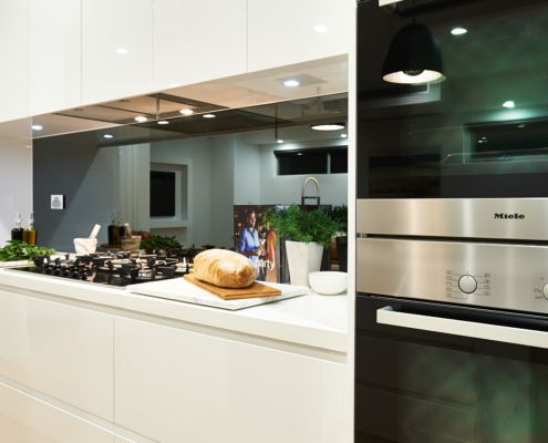 modern glass splashback in kitchen