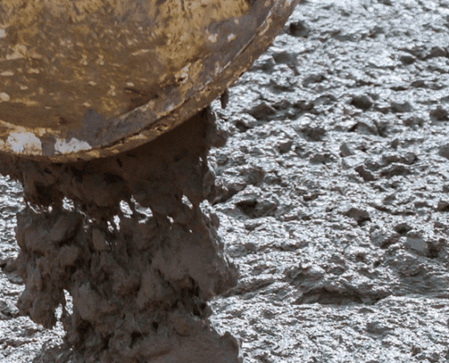 Newsletter Banner concrete pour coming from truck