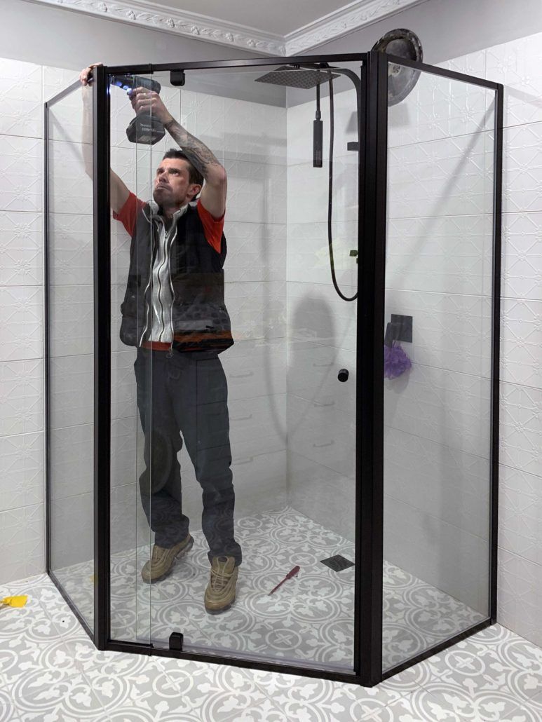 semi frameless shower screen hotline 773x1030