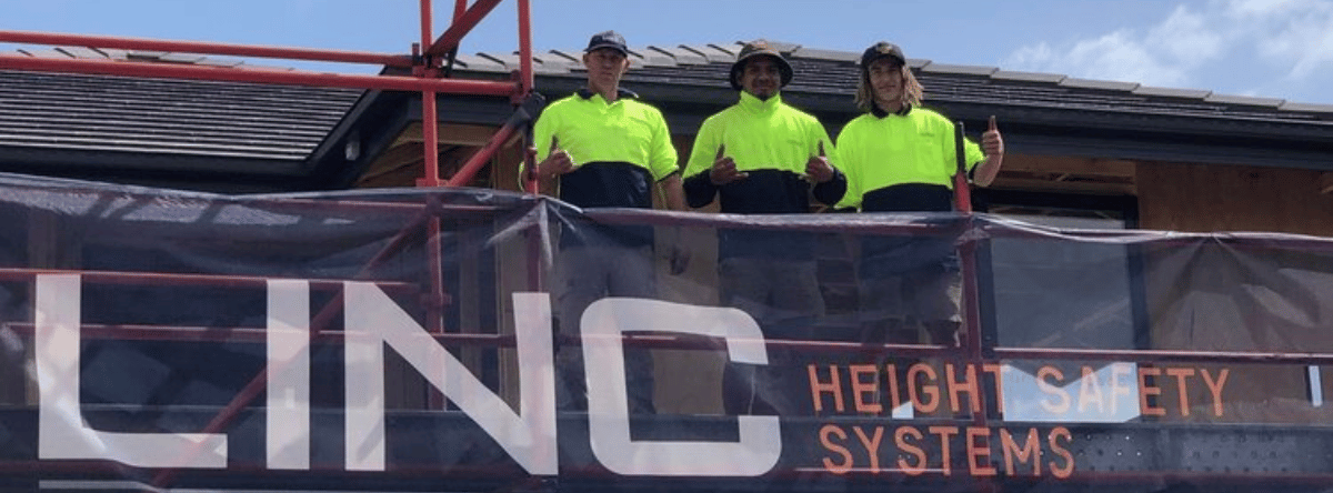 Newsletter Banner linc employees on scaffolding